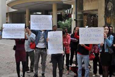 S-Fone “cháy túi”, ôm nợ