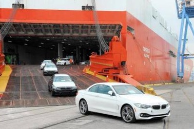 Ôm tiền đợi ô tô rẻ đến bao giờ?