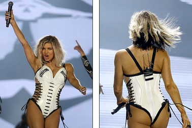 Fergie bốc lửa trên sân khấu