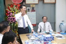 Bộ trưởng Nguyễn Mạnh Hùng: Báo Dân trí chắc chắn chỉ tốt lên!