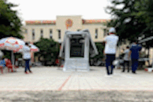 Cận cảnh xe tiêm chủng lưu động đặc biệt tiêm vắc xin cho người già ở TPHCM