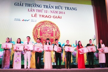 Trao 10 huy chương vàng cho các thí sinh đoạt giải triển vọng và xuất sắc