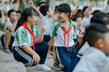 Quỹ lớp nên đóng 1 triệu đồng hay 100 ngàn đồng để phụ huynh vừa lòng?