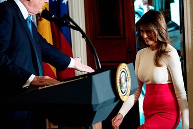 Đệ nhất phu nhân Mỹ lại được khen mặc đẹp