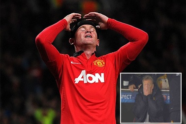 Hai cơ hội bị bỏ lỡ “lãng xẹt” của Rooney và Van Persie