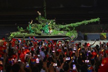 Hẹn ước Bắc - Nam: Bùng nổ với hình ảnh xe tăng T-54 trên sân khấu