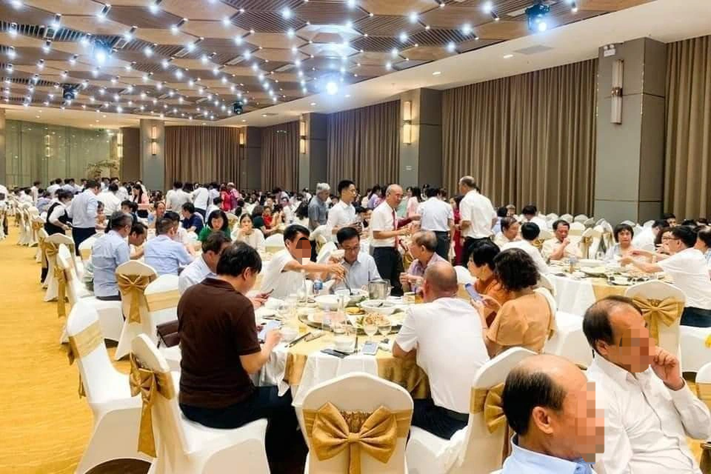 Vụ tiệc chia tay ồn ào: Kỷ luật cảnh cáo nguyên Giám đốc CDC Quảng Ninh - 2 Vụ tiệc chia tay ồn ào: Kỷ luật cảnh cáo nguyên Giám đốc CDC Quảng Ninh - 2