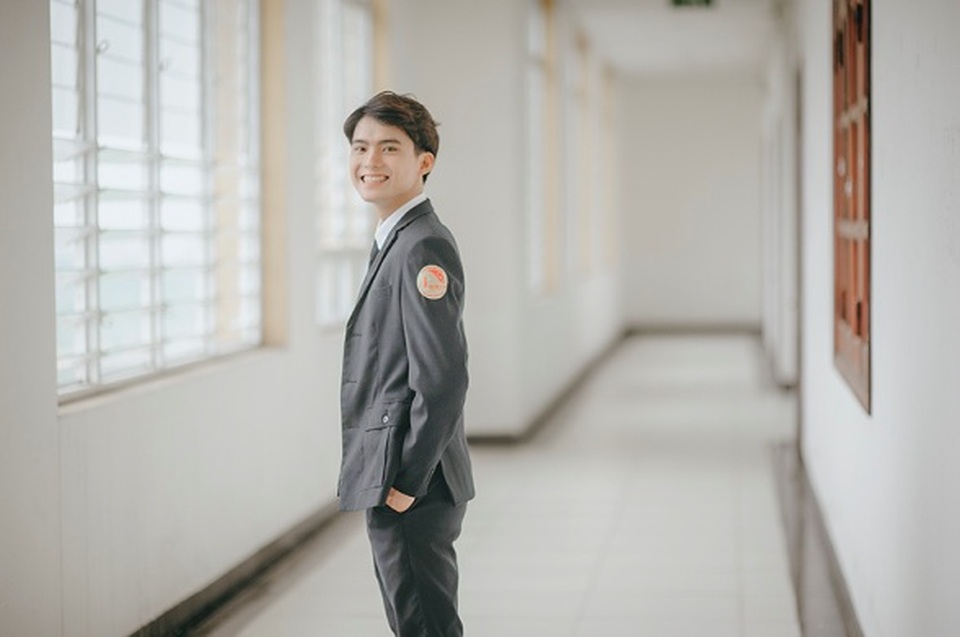 Hot boy Học viện Tòa án điển trai trong ảnh kỷ yếu chia tay giảng đường - 7 Hot boy Học viện Tòa án điển trai trong ảnh kỷ yếu chia tay giảng đường - 7