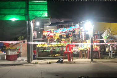 Đâm chết chủ tiệm tạp hóa rồi uống thuốc trừ sâu