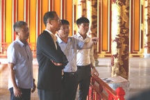 Vụ ngai vàng bị xâm hại: Công bố các thành viên hội đồng “giải cứu”