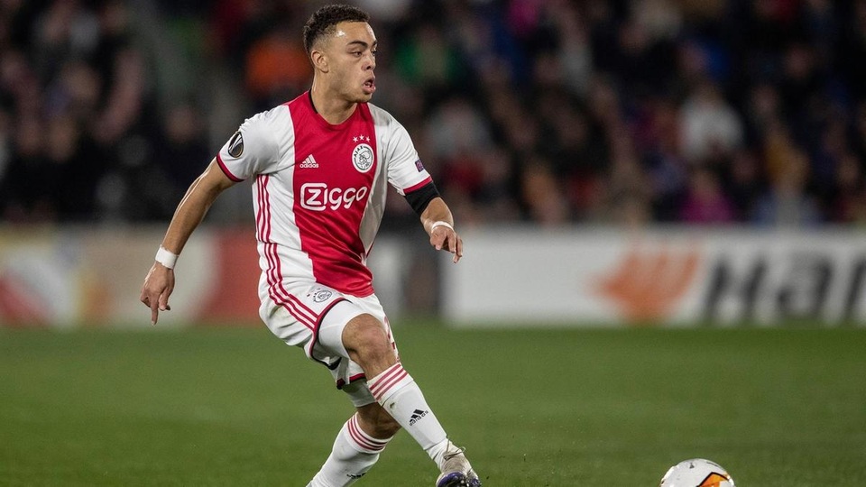 Barcelona chiêu mộ thành công tân binh với phí giải phóng 400 triệu euro - 2 Barcelona chiêu mộ thành công tân binh với phí giải phóng 400 triệu euro - 2