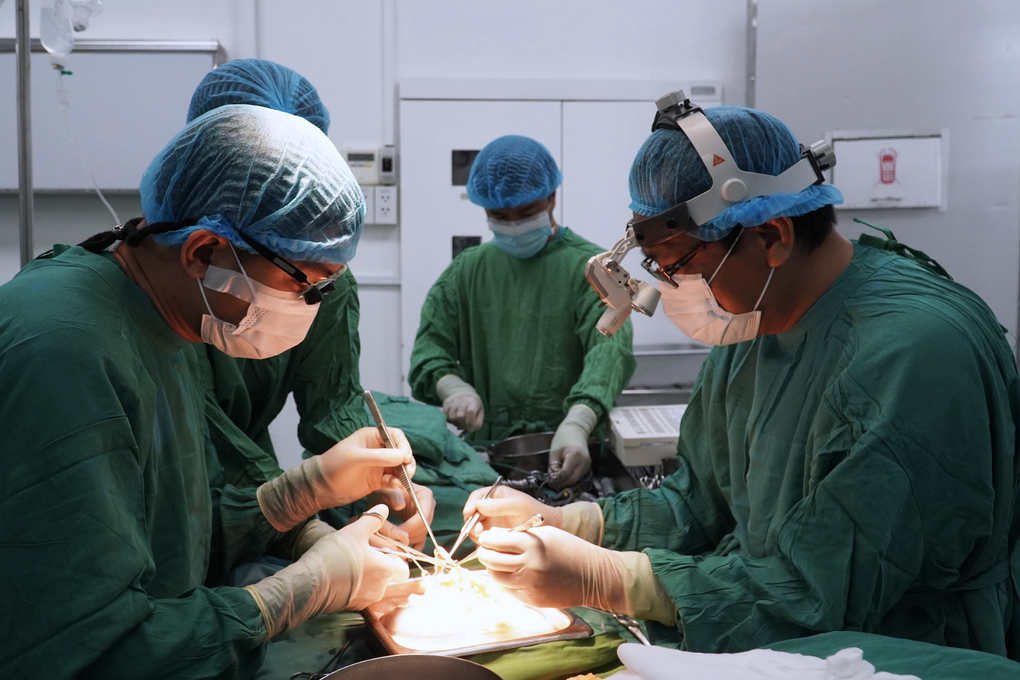 Những bệnh nhân tái sinh lần 2 hạnh ngộ sau hàng chục năm ghép thận - 1 Những bệnh nhân tái sinh lần 2 hạnh ngộ sau hàng chục năm ghép thận - 1