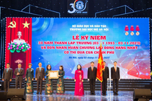 Trường Đại học Mở Hà Nội nhận Huân chương Lao động hạng Nhất