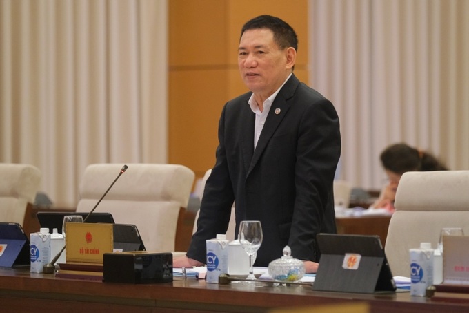Bộ trưởng Bộ Tài chính Hồ Đức Phớc trình bày Tờ trình