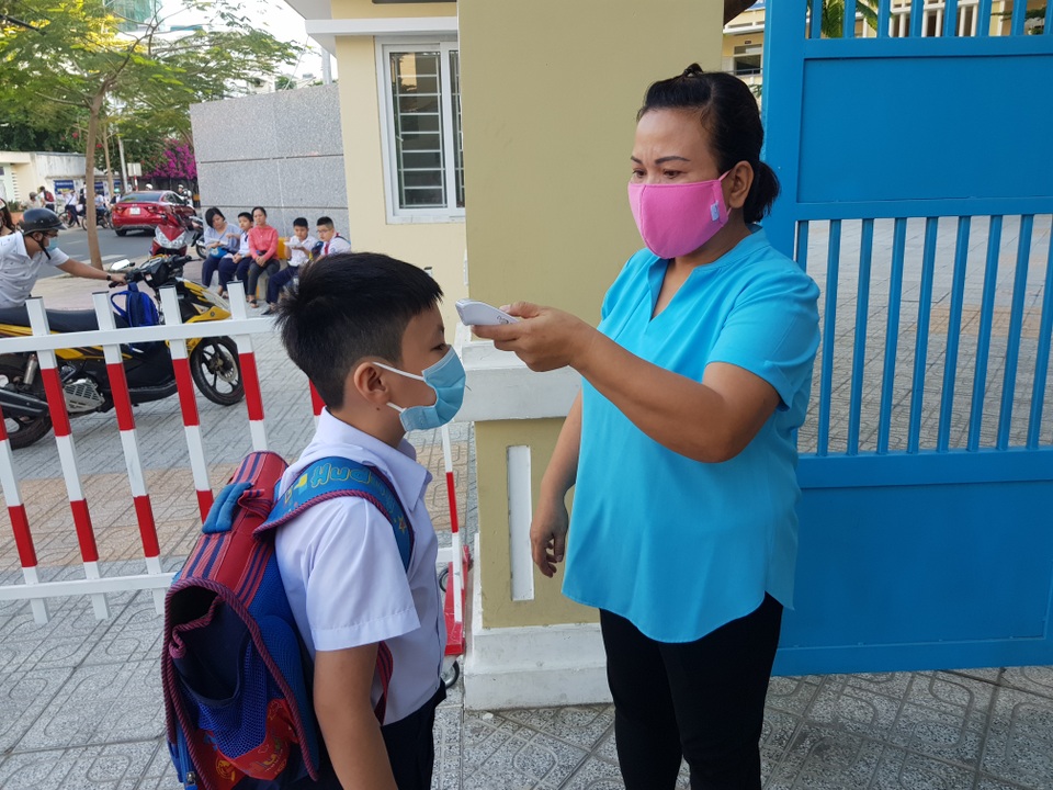 Khánh Hòa: Học sinh tiểu học có tỷ lệ đi học cao nhất trong 3 ngày qua - 1 Khánh Hòa: Học sinh tiểu học có tỷ lệ đi học cao nhất trong 3 ngày qua - 1