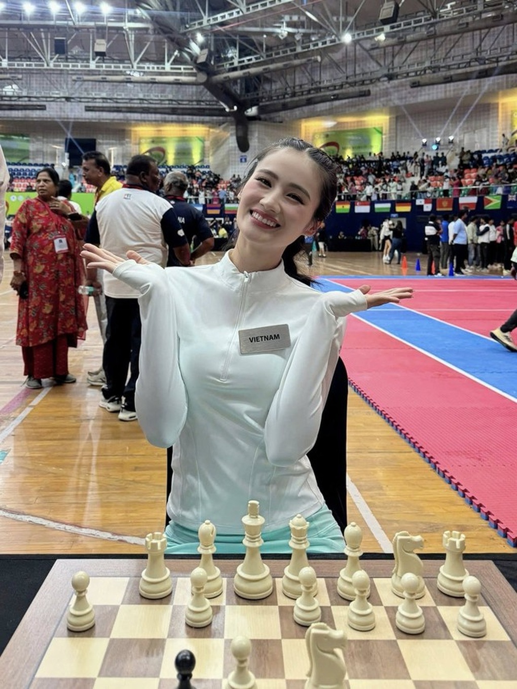 Ý Nhi lỡ cơ hội lọt thẳng top 40 Hoa hậu Thế giới 2025 - 1 Ý Nhi lỡ cơ hội lọt thẳng top 40 Hoa hậu Thế giới 2025 - 1