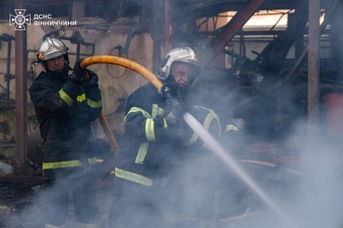 Nga dội ồ ạt hơn 400 UAV, tên lửa vào Ukraine sau tối hậu thư của Mỹ