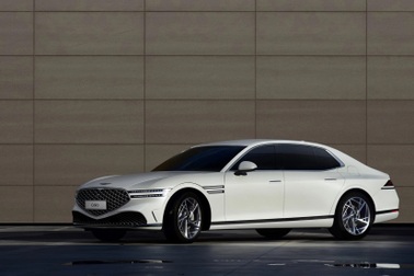 Genesis G90 thế hệ mới chuẩn bị sẵn sàng đấu Mercedes S-Class