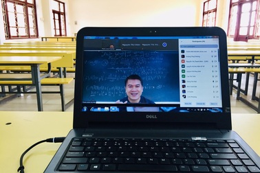 Ưu điểm và hạn chế trong dạy học online