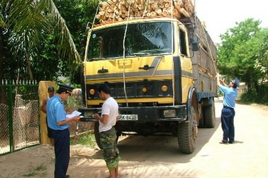 “Xe quá tải là hệ quả của tiêu cực trong đăng kiểm”