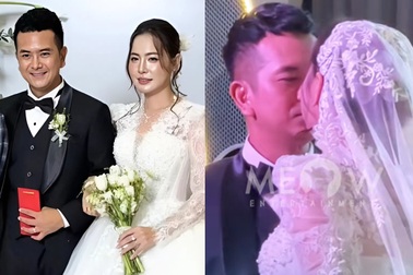 Hùng Thuận "Đất phương Nam" khóa môi vợ trong lễ cưới