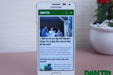 Smartphone viền kim loại Galaxy Alpha của Samsung lộ diện tại Việt Nam