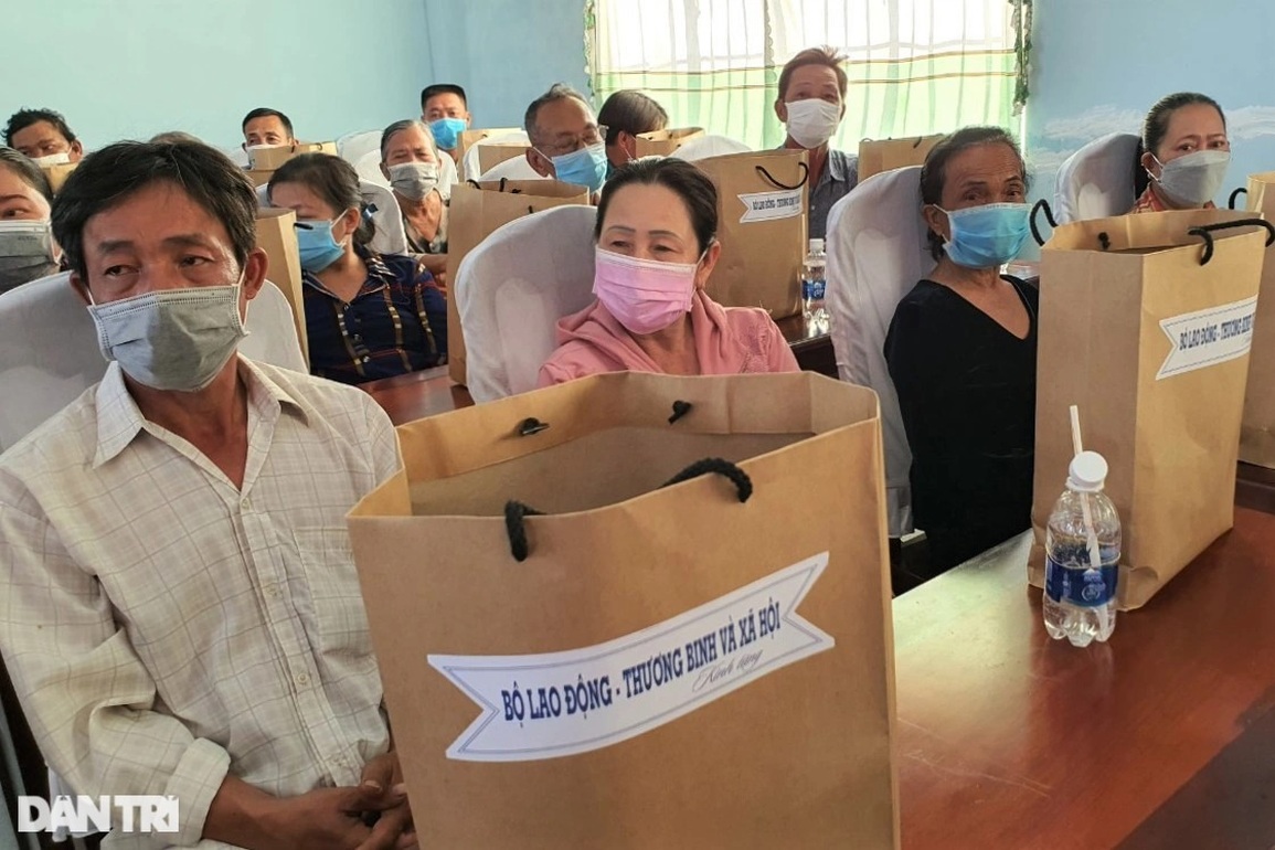 Phó Thủ tướng tặng quà Tết gia đình chính sách, người khó khăn tại Bạc Liêu - 4 Phó Thủ tướng tặng quà Tết gia đình chính sách, người khó khăn tại Bạc Liêu - 4