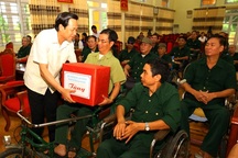 Hơn 355,4 tỷ đồng tặng quà cho người có công nhân Ngày thương binh liệt sĩ