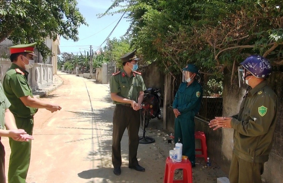 Khởi tố vụ án liên quan đến ca mắc Covid-19 tiếp xúc với nhiều người - 1 Khởi tố vụ án liên quan đến ca mắc Covid-19 tiếp xúc với nhiều người - 1