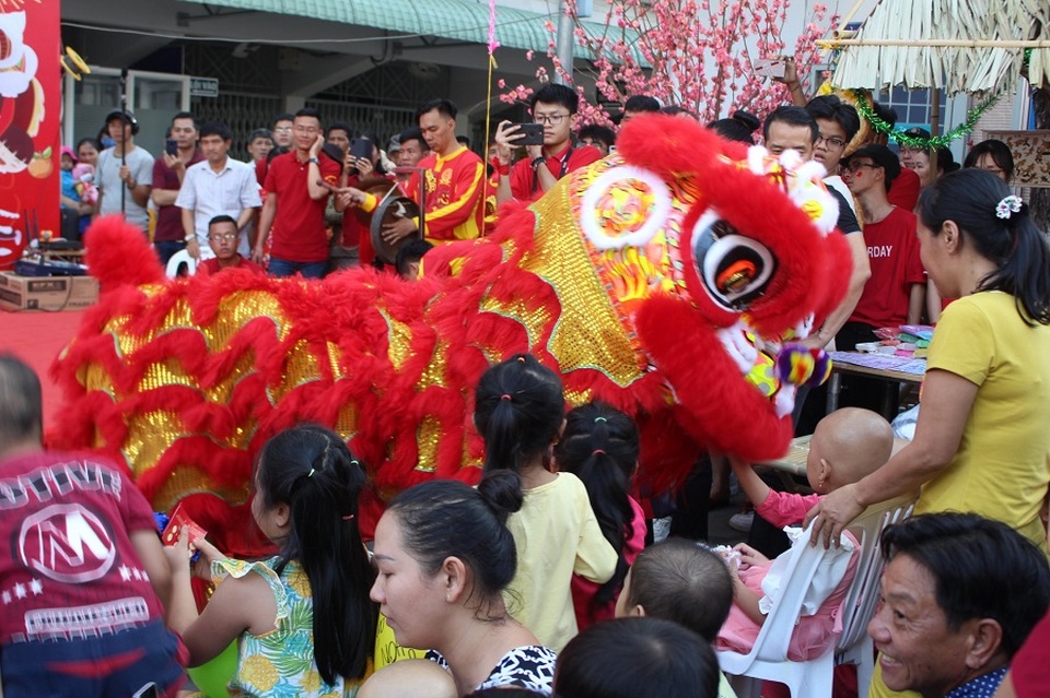 Bệnh nhi ung thư đón tết sớm ở nơi điều trị - 3 Bệnh nhi ung thư đón tết sớm ở nơi điều trị - 3
