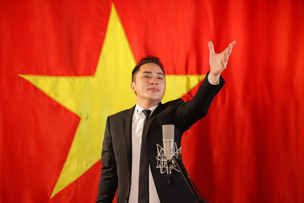 Tùng Dương làm mới Quốc ca thể hiện niềm tự hào dân tộc - 1 Tùng Dương làm mới Quốc ca thể hiện niềm tự hào dân tộc - 1