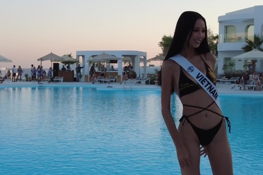 Á hậu Bảo Ngọc diễn áo tắm tại Hoa hậu Liên lục địa 2022