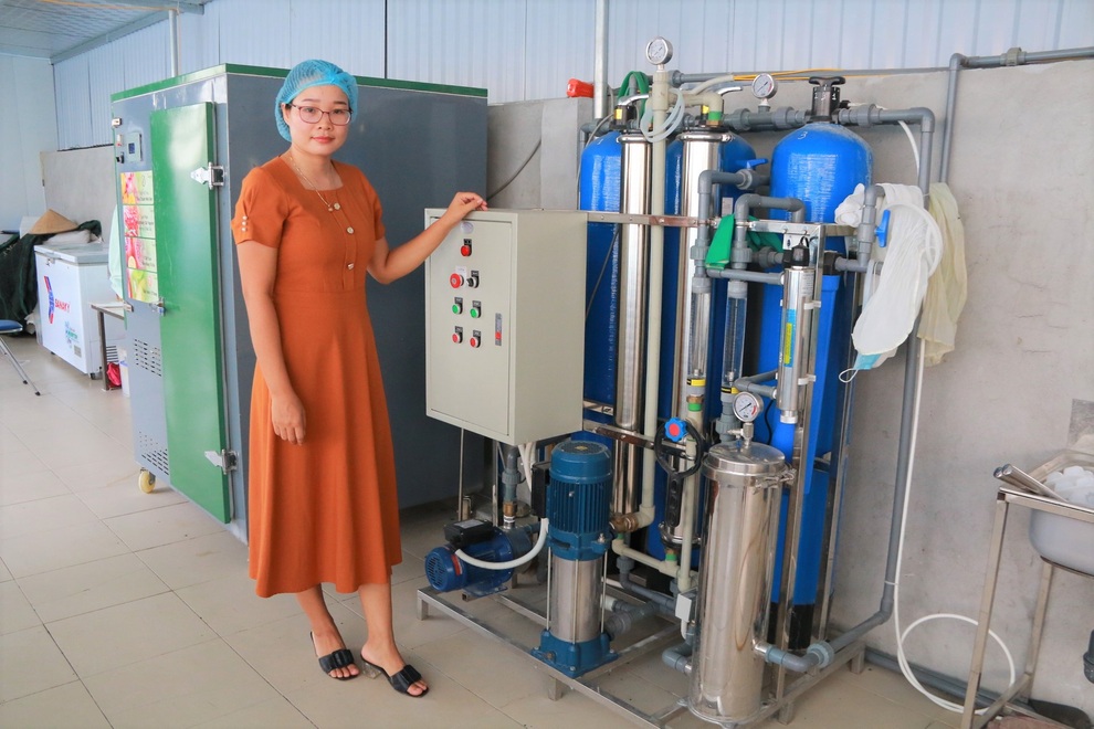 Vợ chồng cô giáo nuôi tảo thần kỳ bỏ túi trăm triệu đồng mỗi tháng - 2 Vợ chồng cô giáo nuôi tảo thần kỳ bỏ túi trăm triệu đồng mỗi tháng - 2