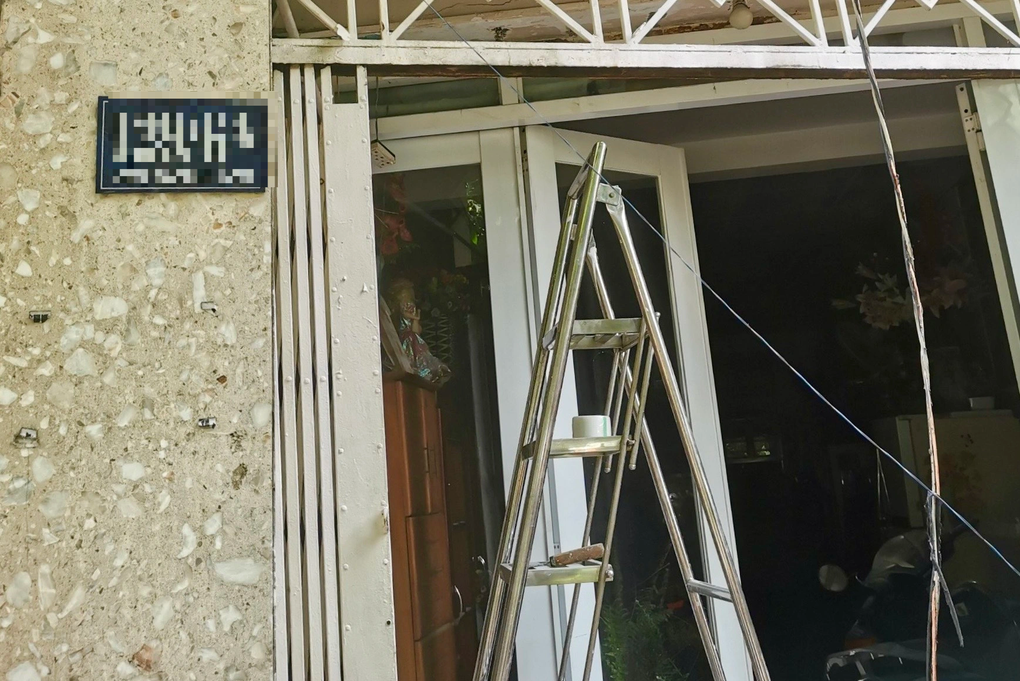 Làm khung sắt trồng cây, người đàn ông bị đường dây 110KV phóng điện - 1 Làm khung sắt trồng cây, người đàn ông bị đường dây 110KV phóng điện - 1