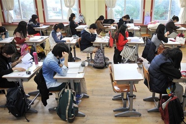 Khốc liệt như kỳ thi đại học tại Hàn Quốc