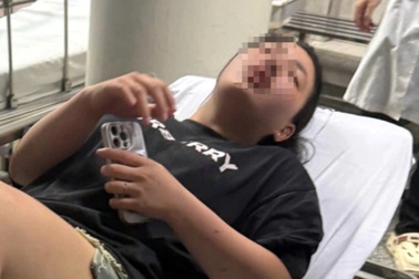 Tạm giữ hình sự 2 nghi phạm đánh hội đồng cô gái 19 tuổi ở Hà Nội