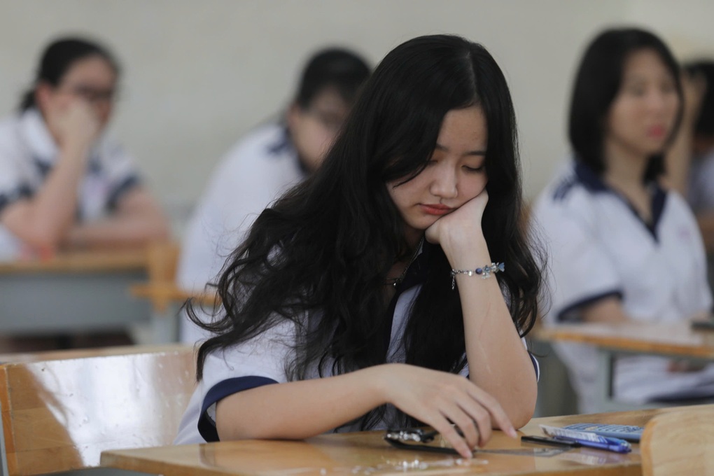 امتحان اللغة الإنجليزية لتخرج الثانوية العامة: تقييم أم لغز؟ - 6 Đề thi tiếng Anh tốt nghiệp THPT: Đánh giá hay đánh đố? - 6