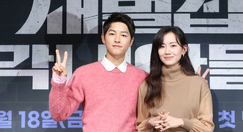 3 năm trở lại độc thân, Song Joong Ki ngày càng điển trai và thăng tiến - 4 3 năm trở lại độc thân, Song Joong Ki ngày càng điển trai và thăng tiến - 4