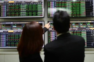 Nhà đầu tư nước ngoài bán ròng 2 tỷ USD trên thị trường chứng khoán Việt