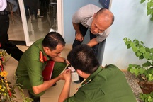 Vụ dùng súng cướp trạm thu phí: Khoanh vùng 2 nghi can, thu giỏ đựng tiền