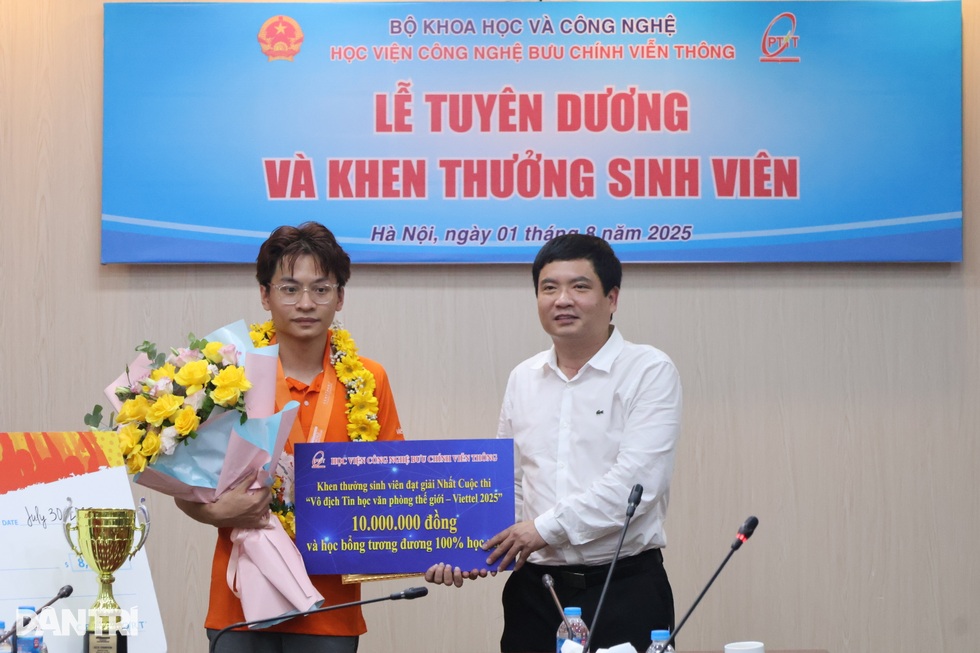 Nhà vô địch tin học văn phòng thế giới: Từ chuyên ngữ nhảy qua công nghệ - 2 Nhà vô địch tin học văn phòng thế giới: Từ chuyên ngữ nhảy qua công nghệ - 2