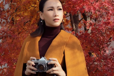 Hoa hậu Paris Vũ mặc sành điệu dạo phố Nhật Bản ngày Tết Nguyên đán