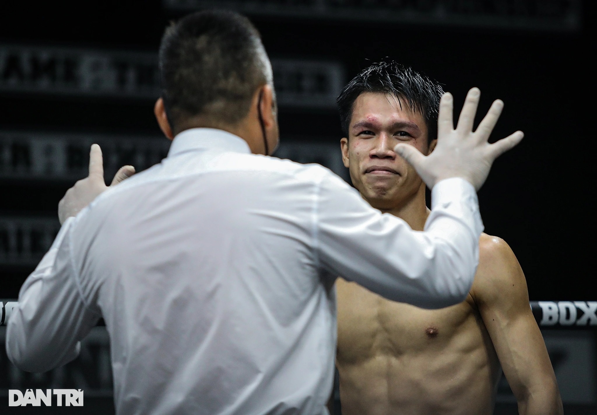 Nhà vô địch WBC châu Á Trần Văn Thảo hạ knock-out tay đấm Thái Lan - 6 Nhà vô địch WBC châu Á Trần Văn Thảo hạ knock-out tay đấm Thái Lan - 6