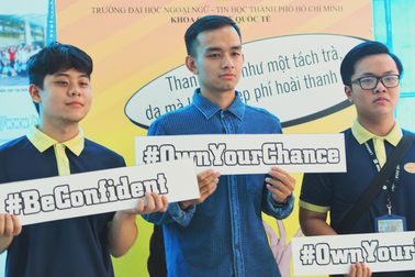 Thế giới sắc đẹp mang 300 phần quà giúp sinh viên HUFLIT gây ấn tượng với nhà tuyển dụng