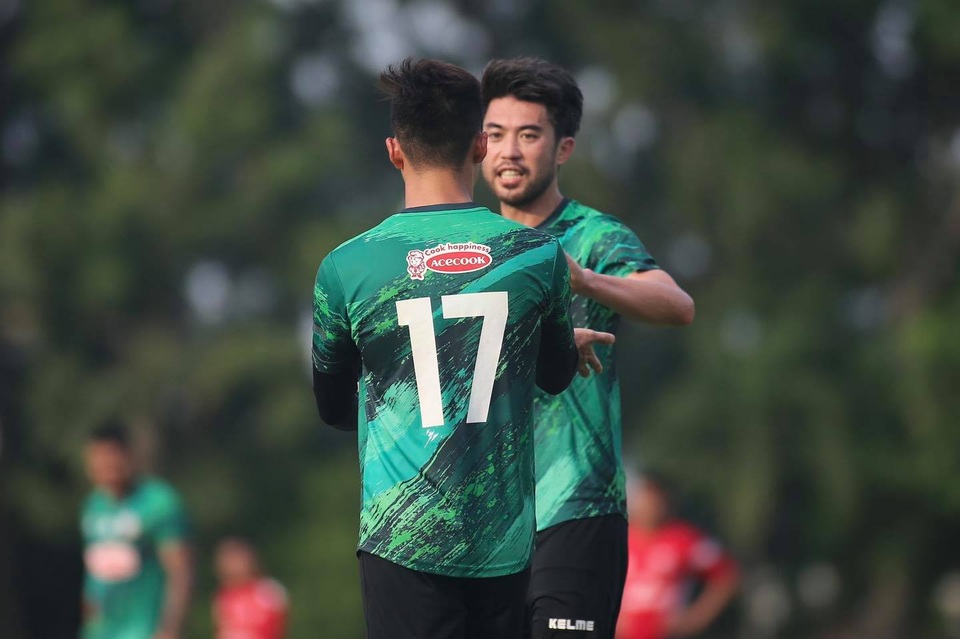 V-League tạm dừng, Lee Nguyễn vẫn tập đến sát Tết - 1 V-League tạm dừng, Lee Nguyễn vẫn tập đến sát Tết - 1