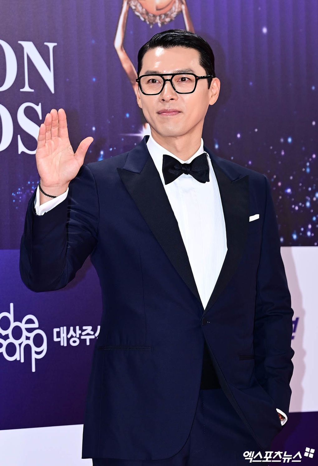 Khoảnh khắc “lại gần bên anh” gây sốt của Son Ye Jin và Hyun Bin - 4 Khoảnh khắc “lại gần bên anh” gây sốt của Son Ye Jin và Hyun Bin - 4