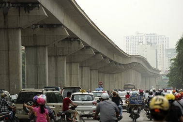 "Đường sắt trên cao mấp mô, lên xuống sẽ gây bất lợi"