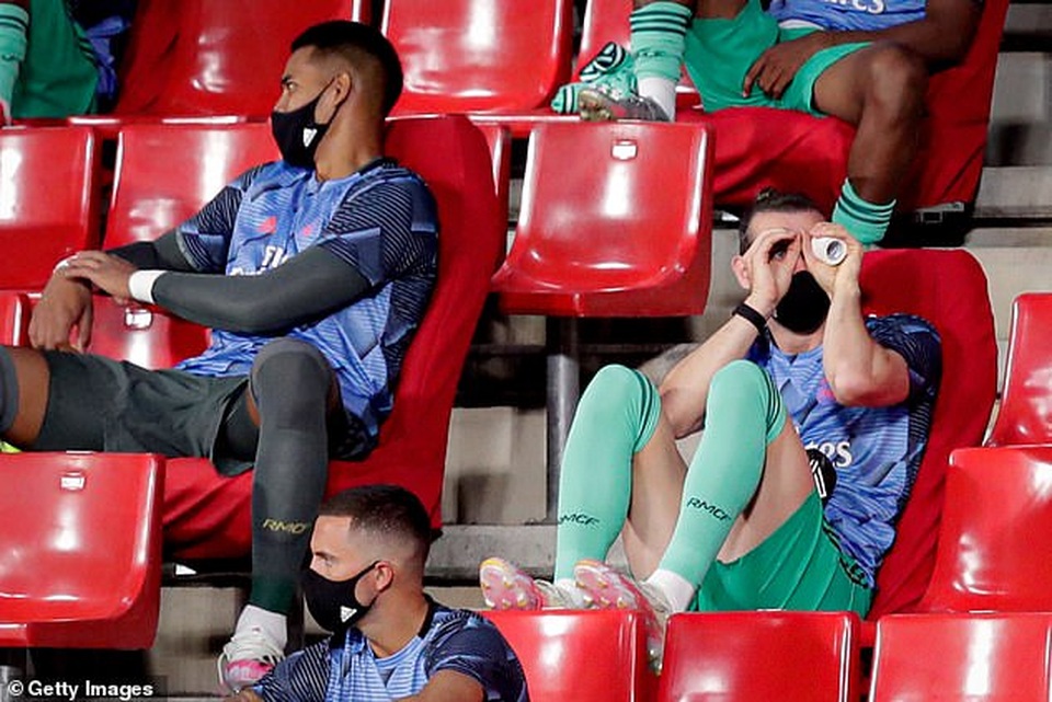 Benzema lập công, Real Madrid tiến gần đến chức vô địch La Liga - 8 Benzema lập công, Real Madrid tiến gần đến chức vô địch La Liga - 8