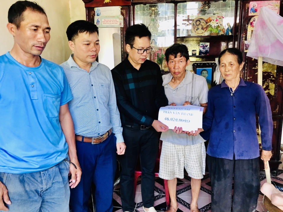 Bạn đọc Dân trí giúp đỡ 2 hoàn cảnh khó khăn tại Nghệ An hơn 120 triệu đồng - 2 Bạn đọc Dân trí giúp đỡ 2 hoàn cảnh khó khăn tại Nghệ An hơn 120 triệu đồng - 2
