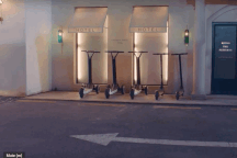 Hãng xe Trung Quốc trình làng scooter có khả năng tự lái đến trạm sạc điện